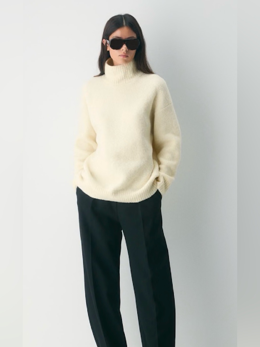 Aritzia Babaton Gotham Merino Wool Turtleneck Sweater - Size Medium SOLD OUT